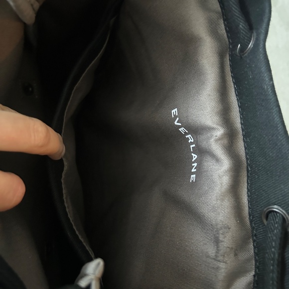 Everlane The Canvas Backpack Black Laptop Drawstring Envoy Logo EUC Unisex - Picture 10 of 12